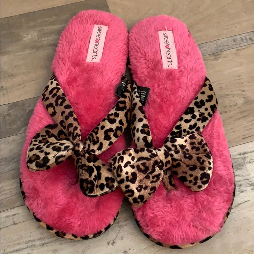 Fuzzy Slipper Flip Flops - Picture 3 of 7
